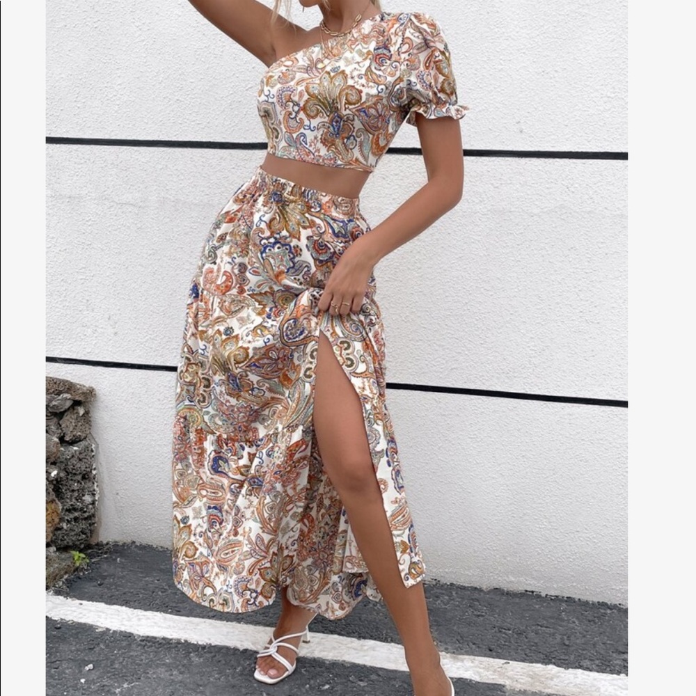Boho Gypsy Floral Paisley Print Puff Sleeve One Shoulder Crop Top Slit Skirt Set - Picture 3 of 11